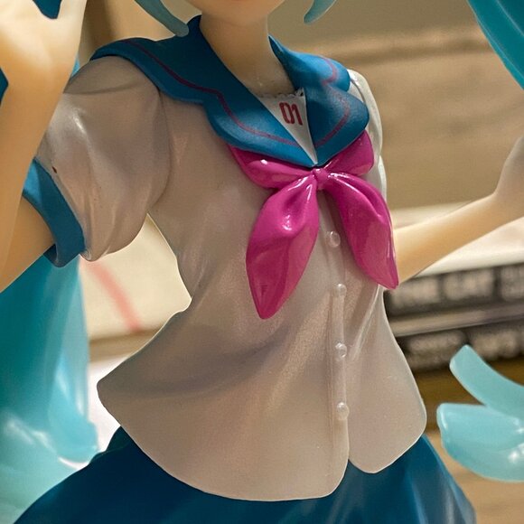 Hatsune Miku 16th Anniversary Luminasta KEI ver. SEGA Figure - Picture 6 of 11